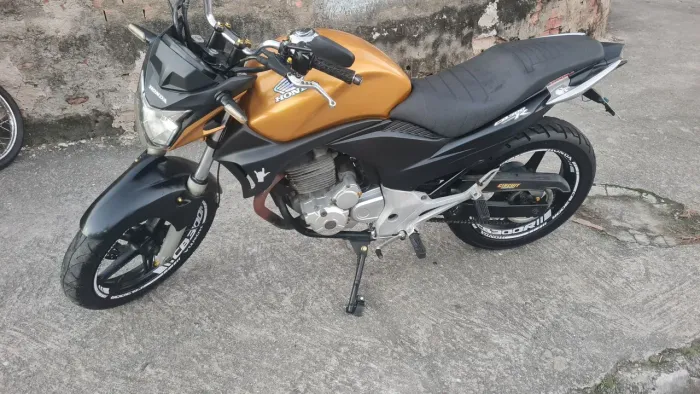 CB 300R PERSONALIZADA !!
