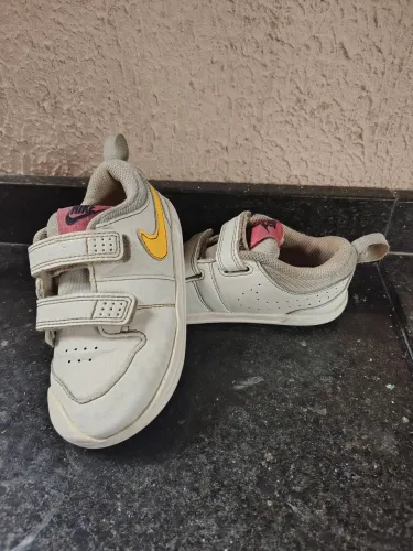 Tenos Nike infantil número 24