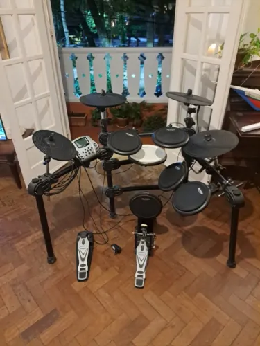 Bateria Eletrônica X-pro Ed100 Com Módulo E Pedais Preta