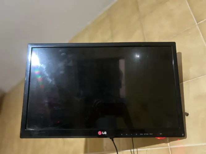 TV Monitor LG - Ideal para Quarto ou Escritório!