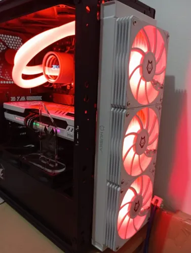 WATER COOLER HUSKY ICY COMET 360MM --> VENDO OU TROCO