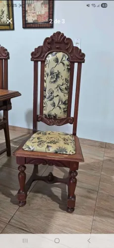 Mesa com 8 cadeiras madeira pura