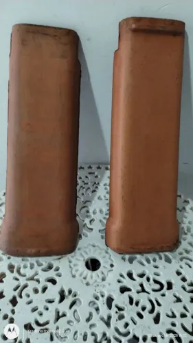 Telha de barro (cerâmica) estilo colonial.