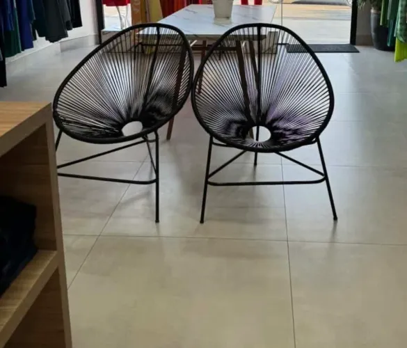 Vendo jogo de cadeiras  
