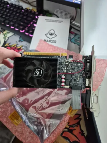 Placa de Vídeo GT 610 2GB DDR3 - Apenas 6 Meses de Uso!