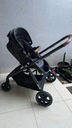Bebê conforto e carrinho de bebê maxi cosi trio Anna