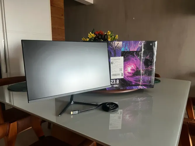 Monitor Gamer Curvo 23,8? 100Hz - Estado de Novo + Caixa