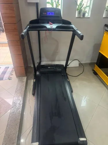 Esteira Elétrica Movement R4 (Semi Profissional)
