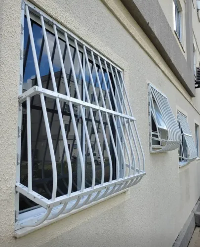 Grades de alumínio Fabricação sob medida