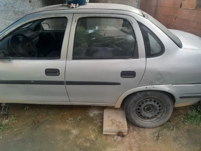 Chevrolet Corsa Sedan Super/ Classic 1.6 MPFI 8V 4 2001