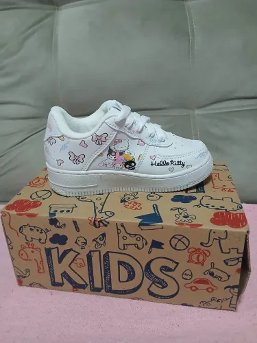 TÊNIS INFANTIL HELLO KITTY BRANCA DISPONÍVEL NÚMERO 26 e 28