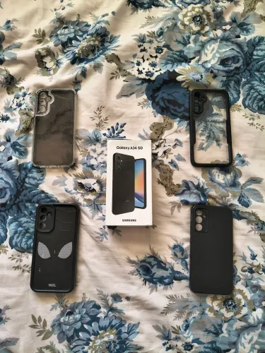 Caixa do Samsung Galaxy A34 + 4 capinhas