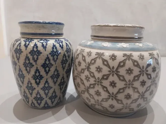 POTICHES DE CERÂMICA (VASOS COM TAMPA) TONS AZUL E CINZA