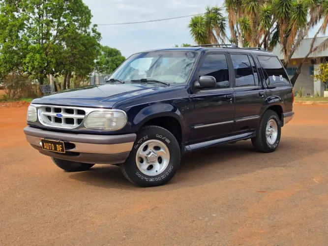 Ford Explorer XLT 4X2 4.0 V6 1997