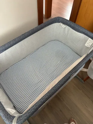 Berço acoplado na cama