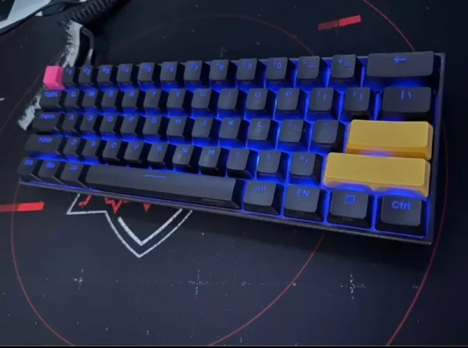 Teclado Anne Pro 2 ? Switch Gateron Red ( Preto )