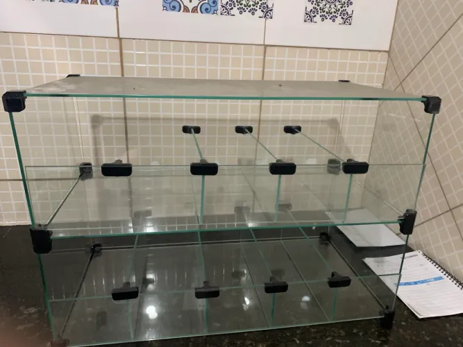Vendo Baleiro de vidro modulado tudo certinho sem quebrado 