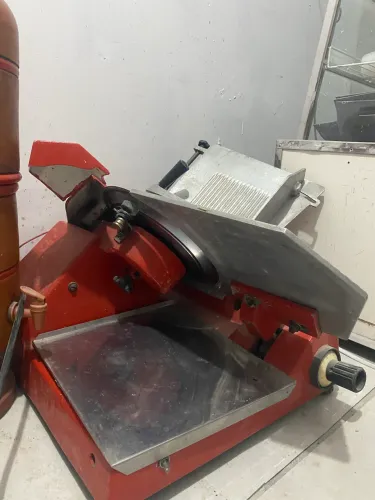 MÁQUINA DE CORTAR FRIOS