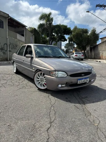 Ford Escort GL 1.8i 16V 4P 1997