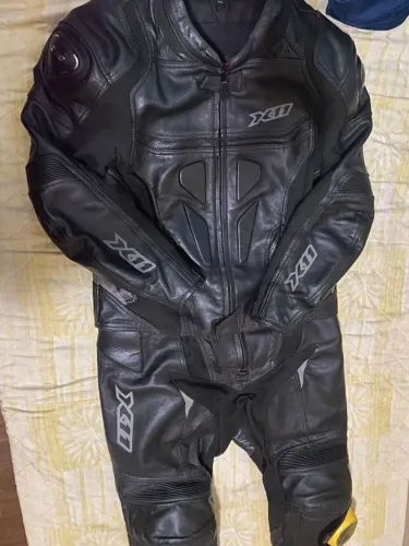 Vendo ou troco macacão X11 Speed 2 GG