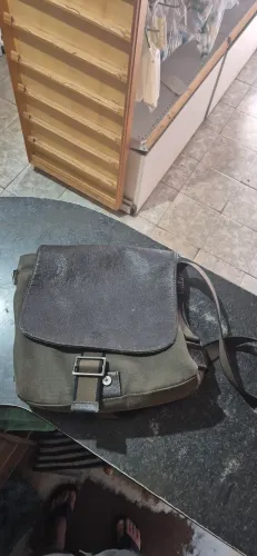 Bolsa masculina Lacoste