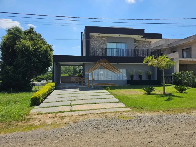Sobrado à venda no Ninho Verde 1, contendo 5 dormitórios, área de lazer com piscina
