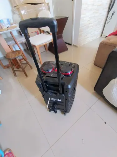 Caixa de som estilo mala, grave top recarregável