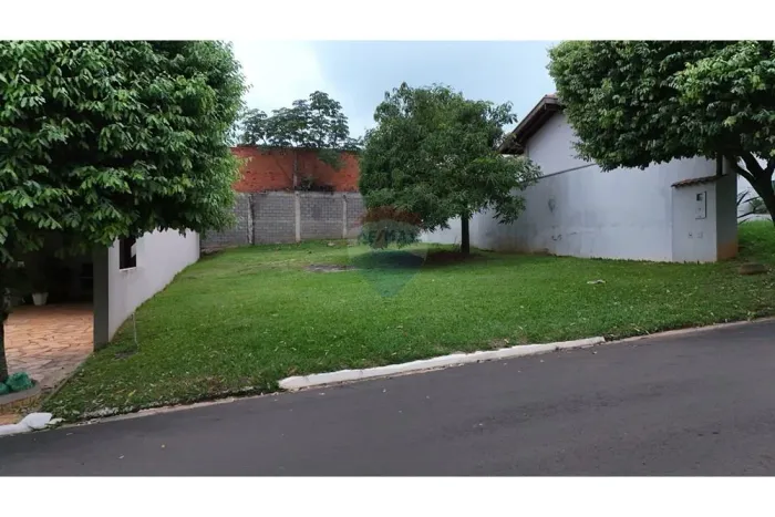 Terreno à venda condomínio Santa Olívia em Araras -SP