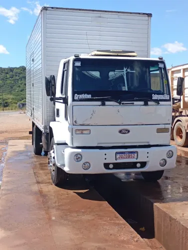 Ford cargo 1521