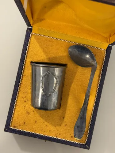 Antigo Conjunto de Batizado Eberle - Copo e Colher no Estojo Original de Época