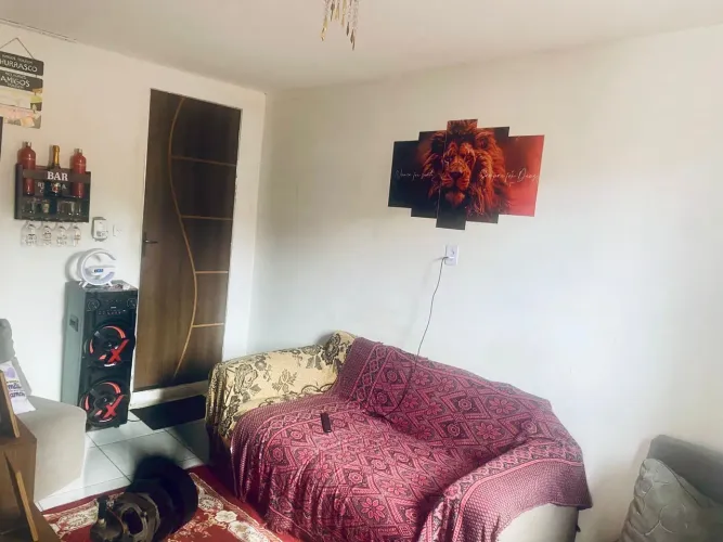 Vende-se casa em Pau da Lima