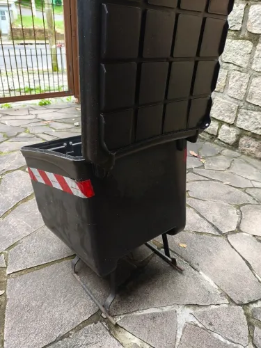Baú 92 Litros com trilhos