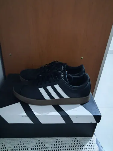Vendo tênis Adidas original 