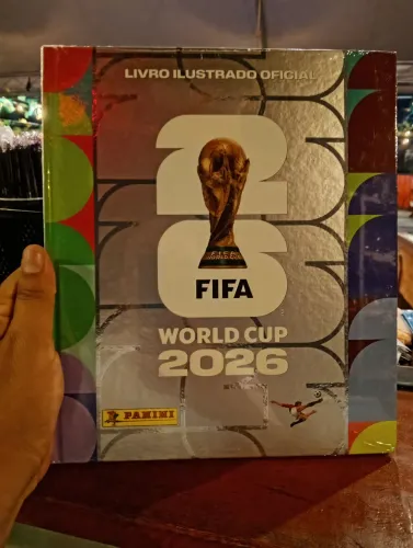 Álbum da copa 2026 capa prata ? 120,00 já com entrega na sua residência inclusa 