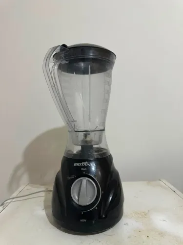 Liquidificador Britânia Black 600W usado pouquíssimas vezes.