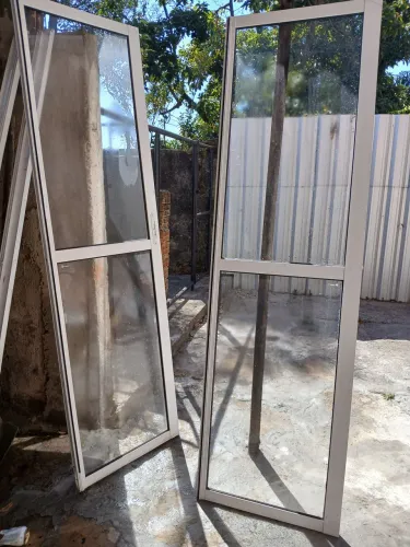 Porta de correr em vidro 2 folhas