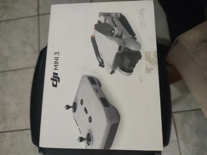 Vendo caixa do Dji mini 3 incluso Hélices extras