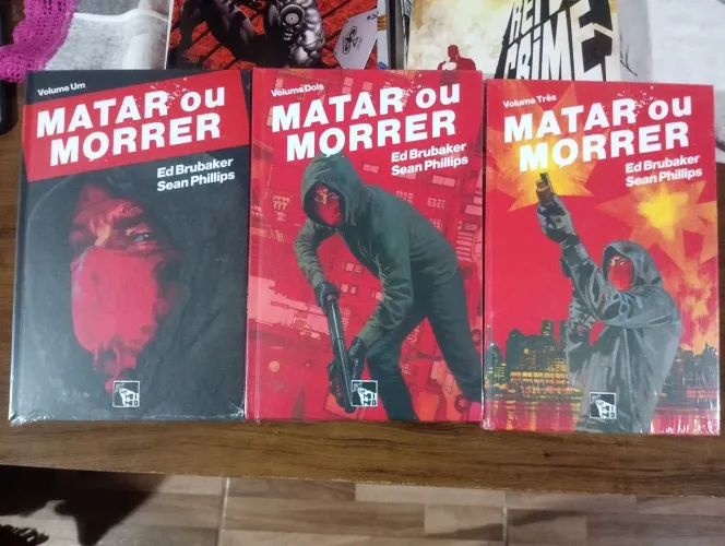 Hq Matar Ou Morrer Ed Brubaker vol 1,2 e 3 (lacrados)