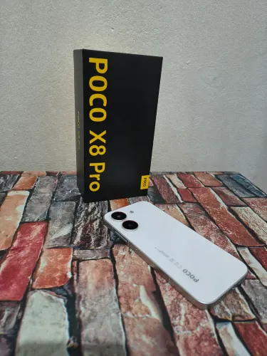 Poco x8 PRÓ 512GB 8GB de RAM!  Semi novo!
