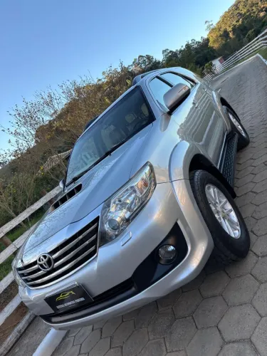 Toyota Hilux SW4 SRV D4-d 4X4 3.0 TDI Dies. AUT 2015