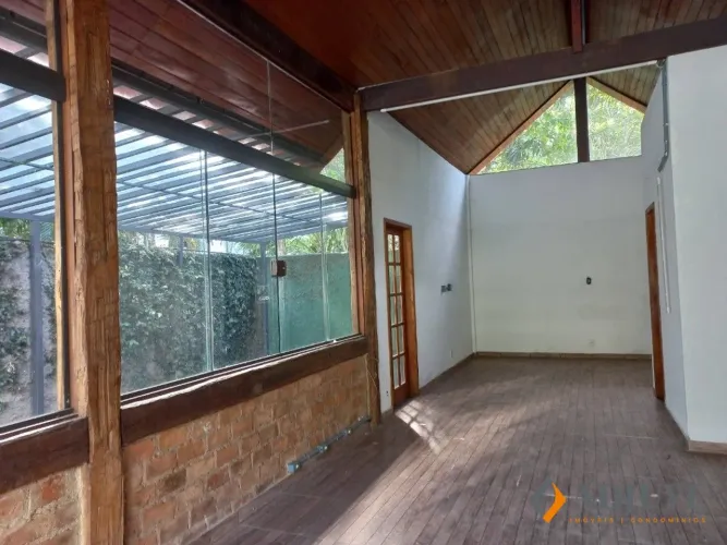 Loja com 90m² para alugar, frente à União Indústria!