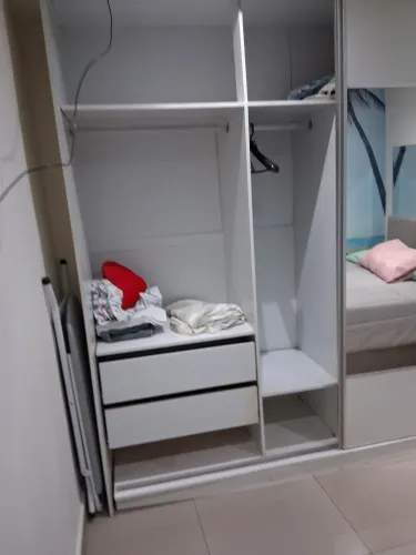 Guarda roupa casal 4 gavetas