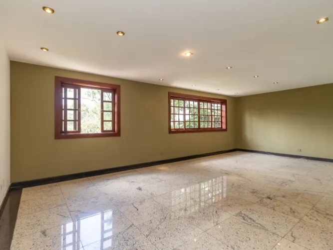 Casa no condomínio Villa Das Flores para venda com 3 quartos, sendo 3 suítes, 468m²