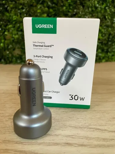 Fonte veicular Ugreen 30W 3 portas PD QC