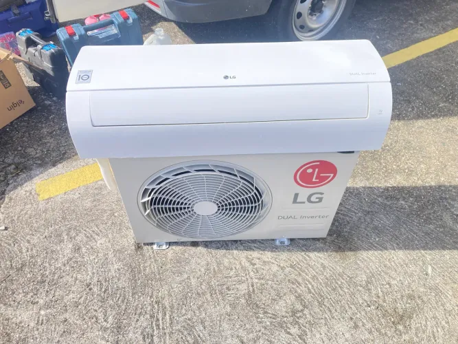 Vendo este aparelho de ar-condicionado