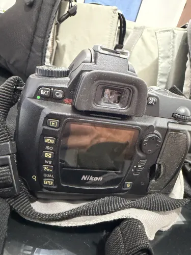 Nikon D70S