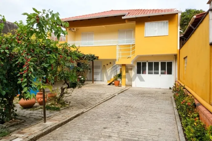 "Casa Sobrado à Venda em Bombinhas, SC!"