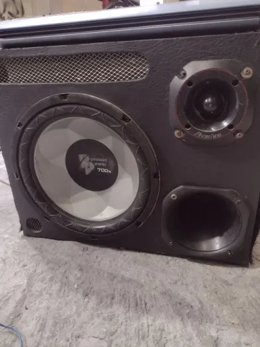 Vendo caixa trio mais módulo 2400 w