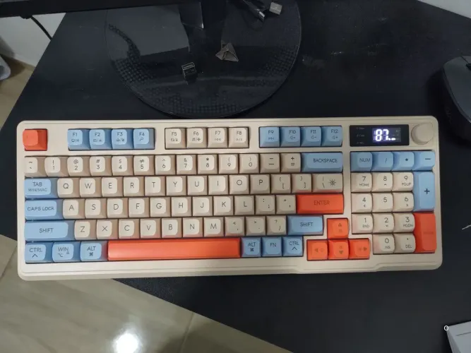 Teclado Freewolf M9