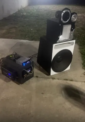 Vendo som automotivo